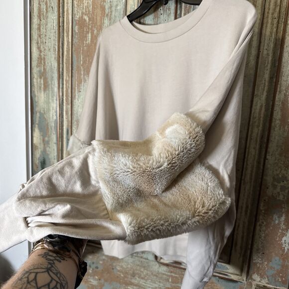 Young Fabulous & Broke Medium Dolman  Sleeves W/Faux Fur  Sweatshirt Mocha Cream - Picture 4 of 9
